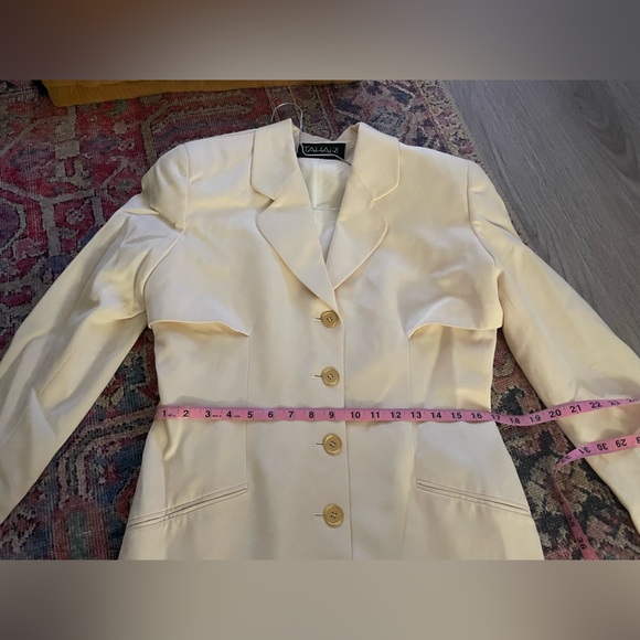 Tahari dress. Day to evening Dress - Picture 12 of 13